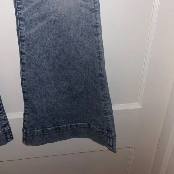 American Eagle Outfitters Women's high rise Festival Flare Jeans sz 2 short NWT - Picture 5 of 15